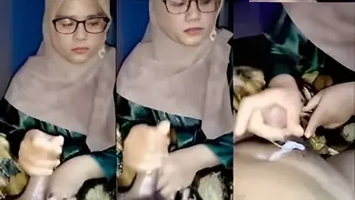 Dicoliin Bu Guru Jilbab Sampai Crot Asyik Terbaru