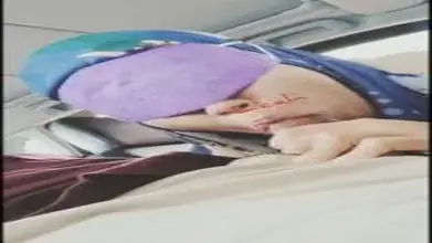 Jilbab Biru BJ Di Mobil