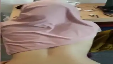 Paling Suka Cewe Pake Hijab Pink Digenjot Asyik WOT